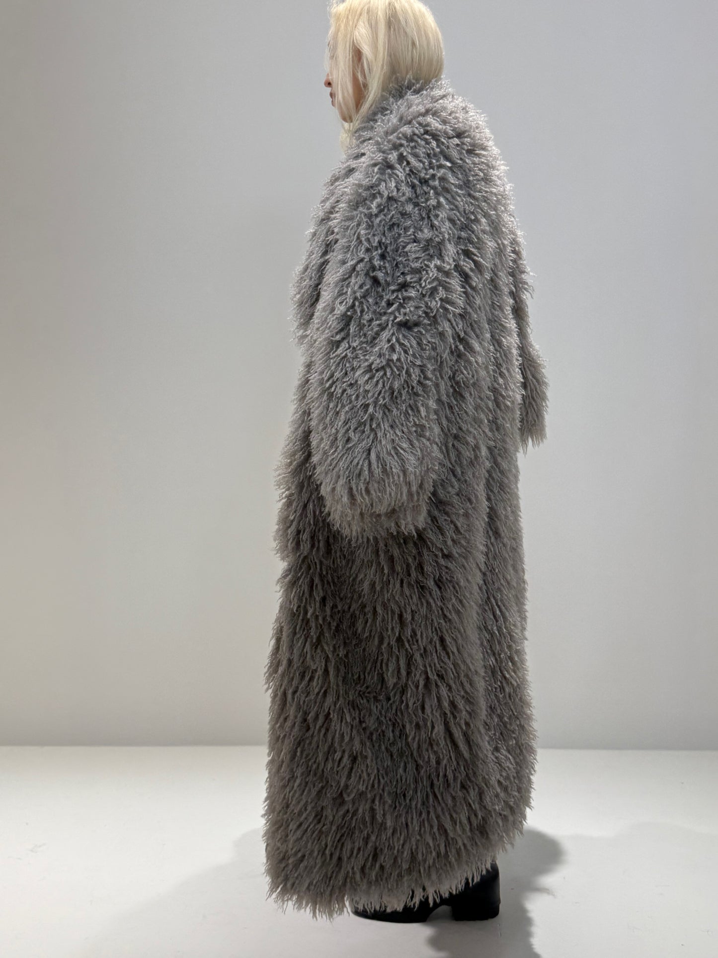 CAPPOTTO DI ECO-PELLICCIA GRIGIO