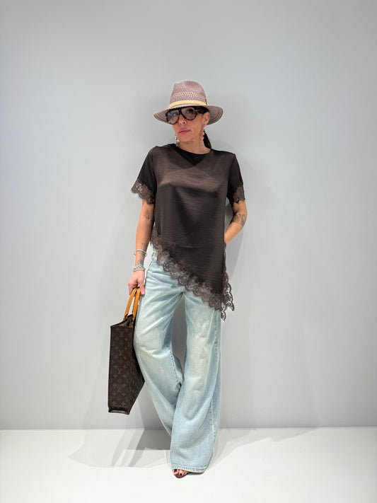 T-Shirt Raso Marrone con Pizzo Linger - Elegante Donna | ALLISIT