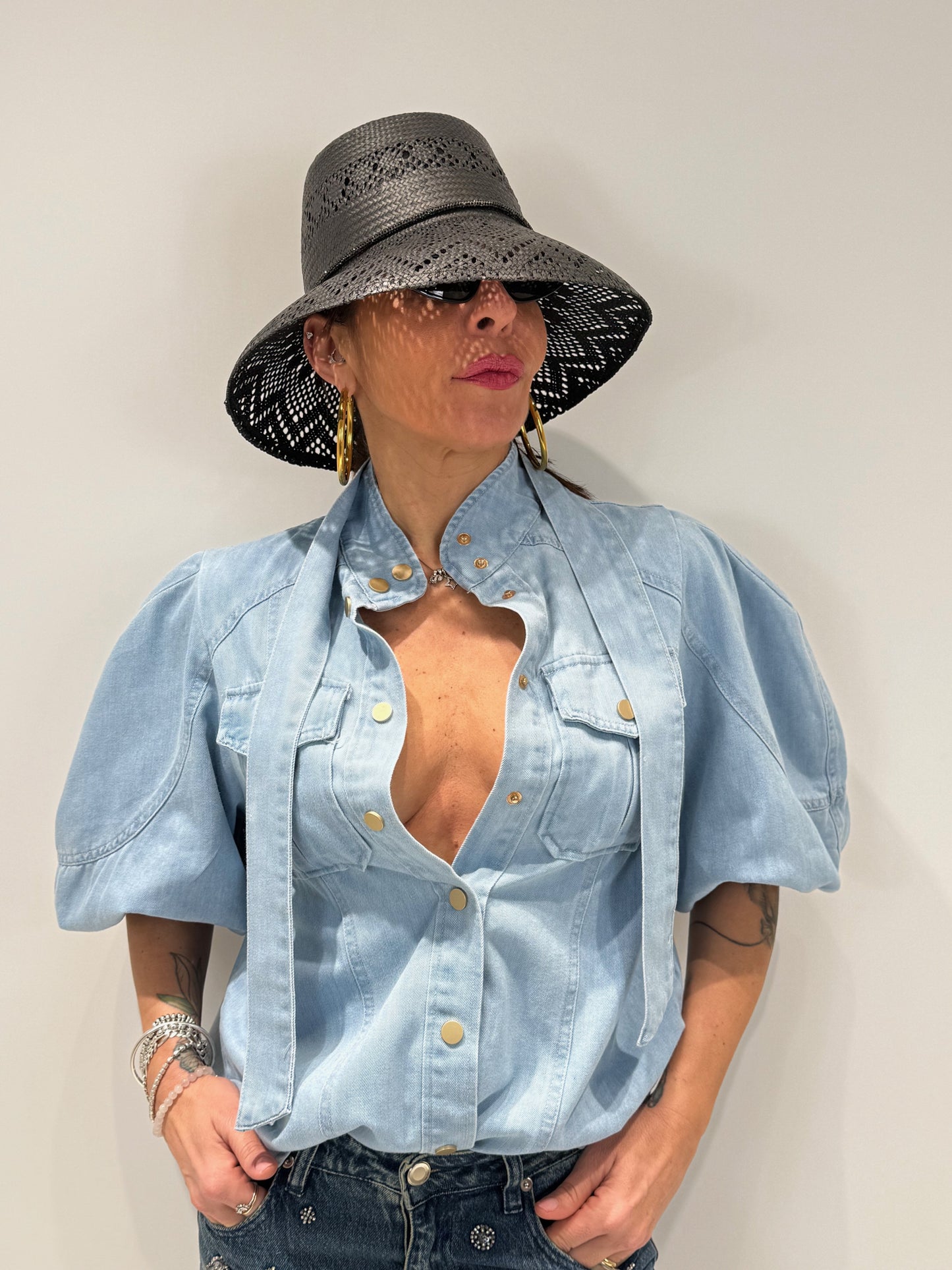 Camicia Donna Denim Balloon Lavaggio Chiaro con Fiocco - Manica Sbuffo | ALLISIT