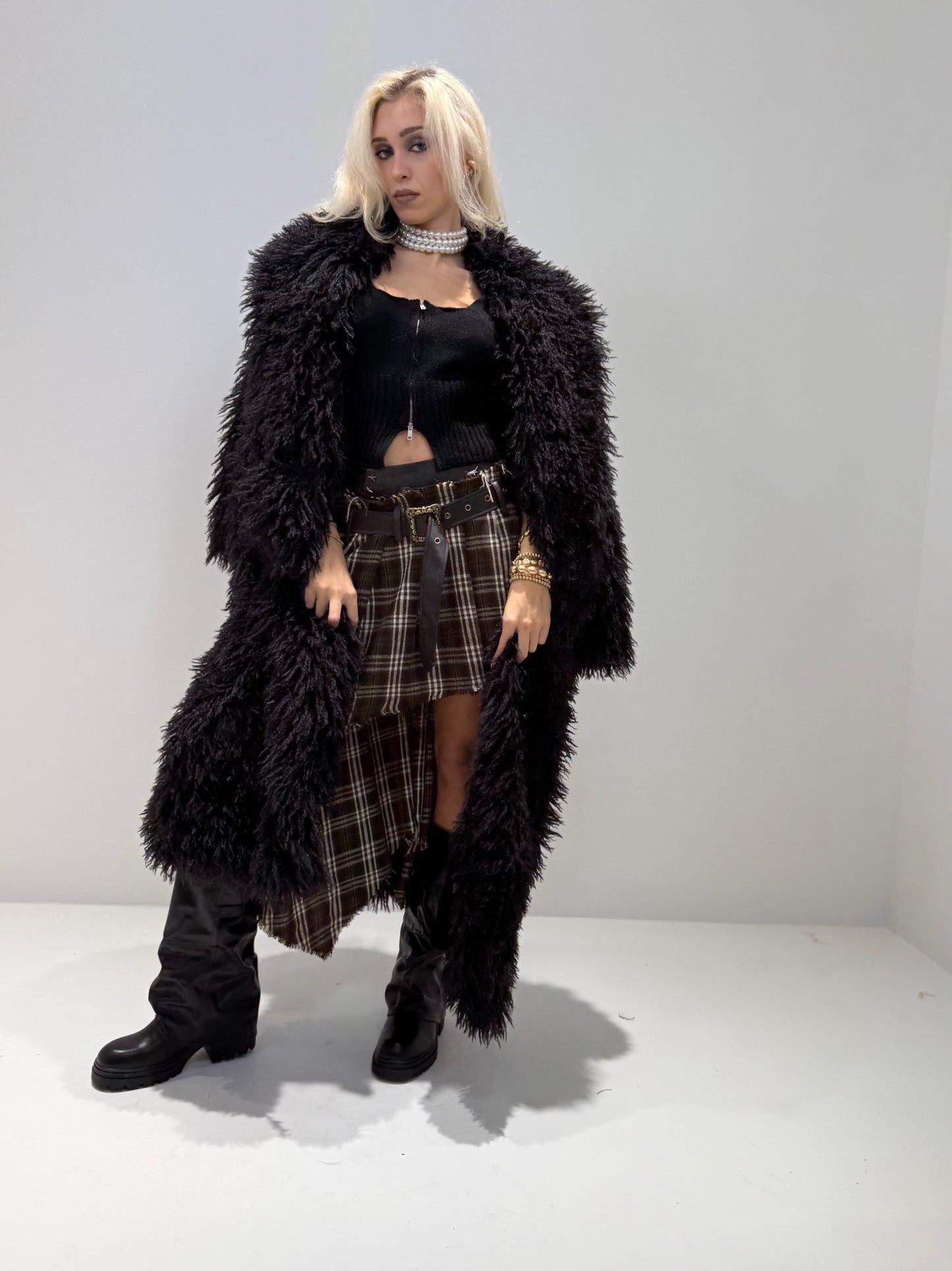 CAPPOTTO DI ECO-PELLICCIA NERO